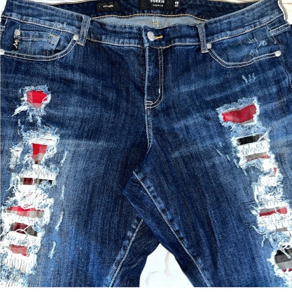 Torrid Premium Denim Women’s Boyfriend Distressed Flannel Lined Jeans size 18
